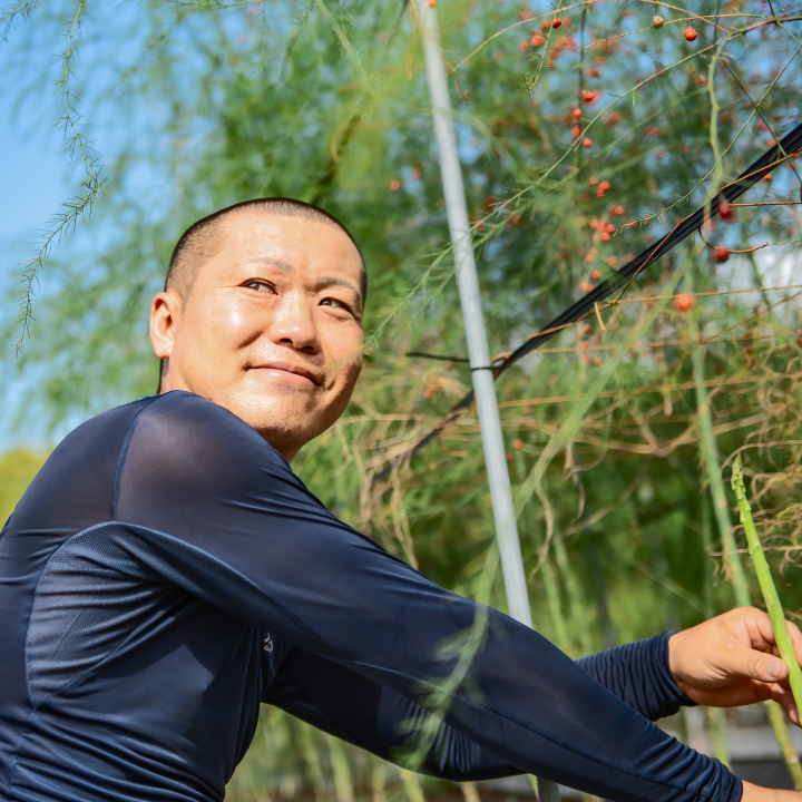 農作業をする写真